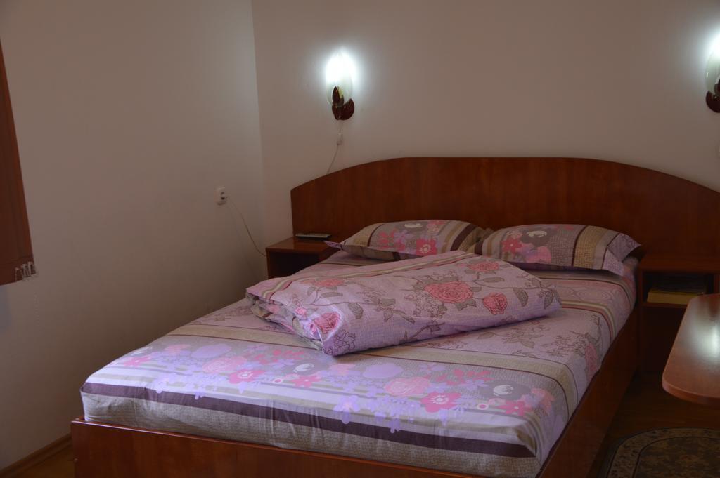 Motel Buti Sighetu Marmatiei Bilik gambar