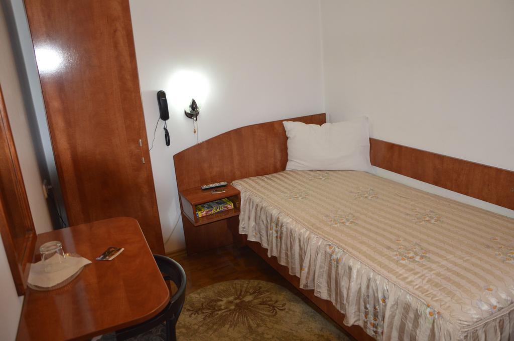 Motel Buti Sighetu Marmatiei Bilik gambar