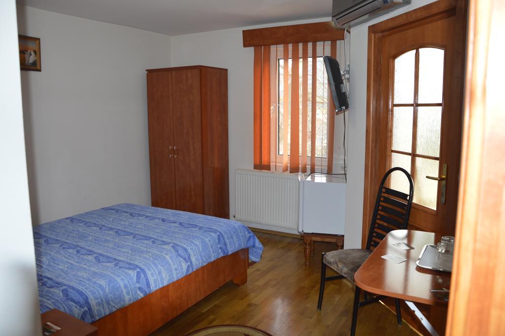 Motel Buti Sighetu Marmatiei Bilik gambar