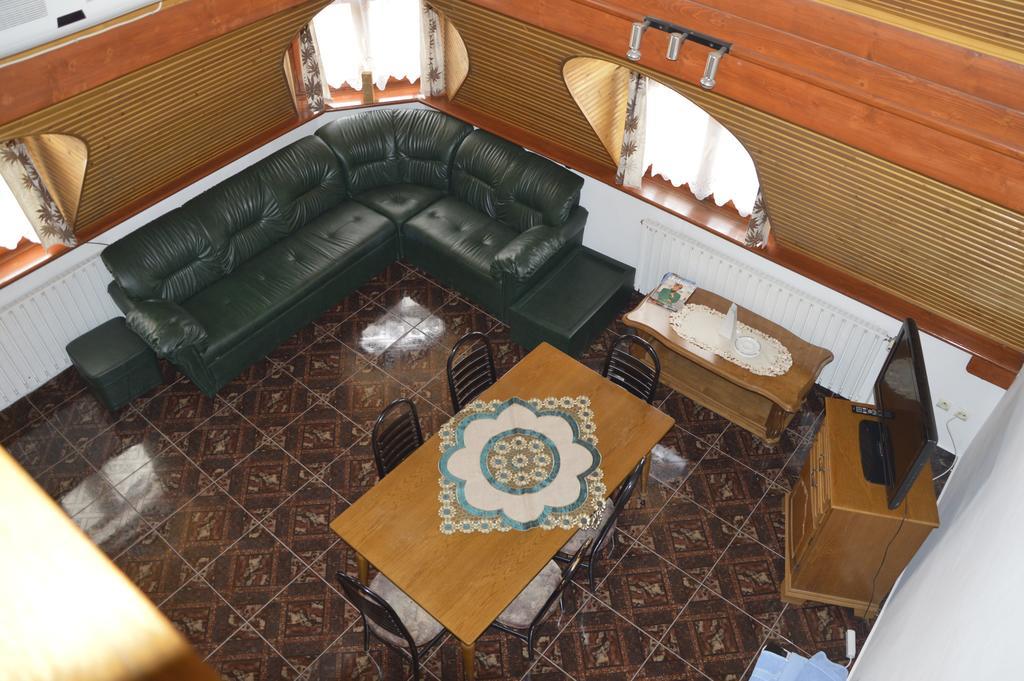 Motel Buti Sighetu Marmatiei Bilik gambar