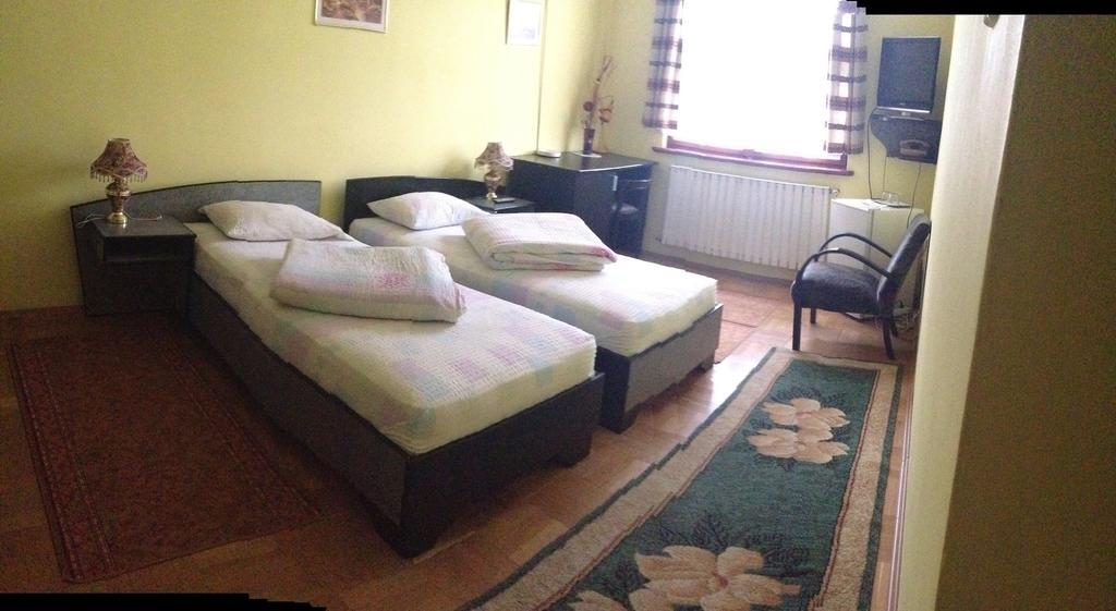 Motel Buti Sighetu Marmatiei Bilik gambar